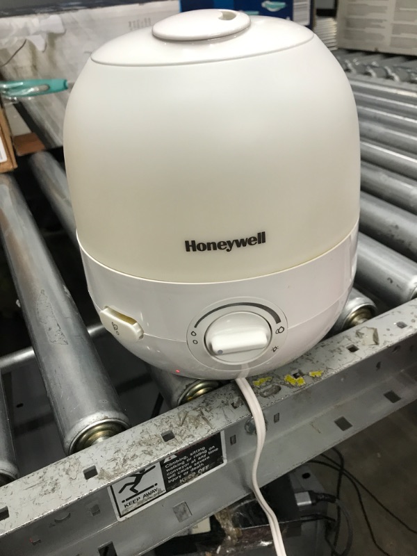 Photo 2 of Honeywell Ultra Glow Light Changing Humidifier and Diffuser – Cool Mist Humidifier for Bedroom or Office with Essential Oil Diffuser