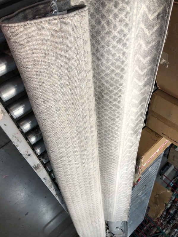 Photo 1 of Abbie & Allie Rugs Monaco MOC-2304 Silver Rug 6'7'' x 9'6''