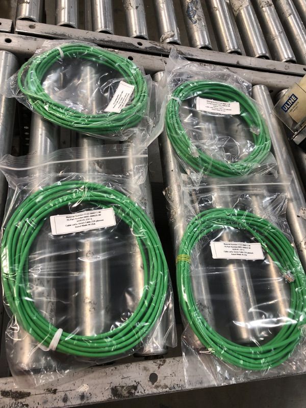 Photo 2 of 4pcks of StarTech.com Cat5e Ethernet Cable - 25 ft - Green- Patch Cable - Snagless Cat5e Cable - Long Network Cable - Ethernet Cord - Cat 5e Cable - 25ft (45PATCH25GN)
