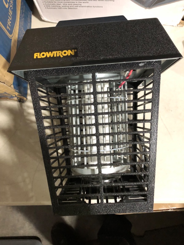 Photo 2 of **PARTS** *DOES NOT POWER ON* Flowtron Bk-15D Electric Insect Killer, Black