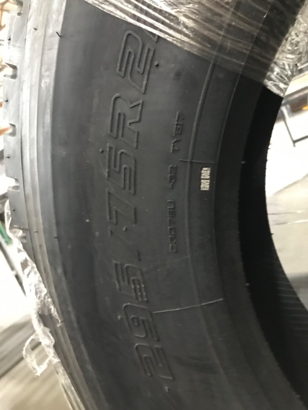 Photo 2 of Yokohama TY517 295/75R22.5 Tire
