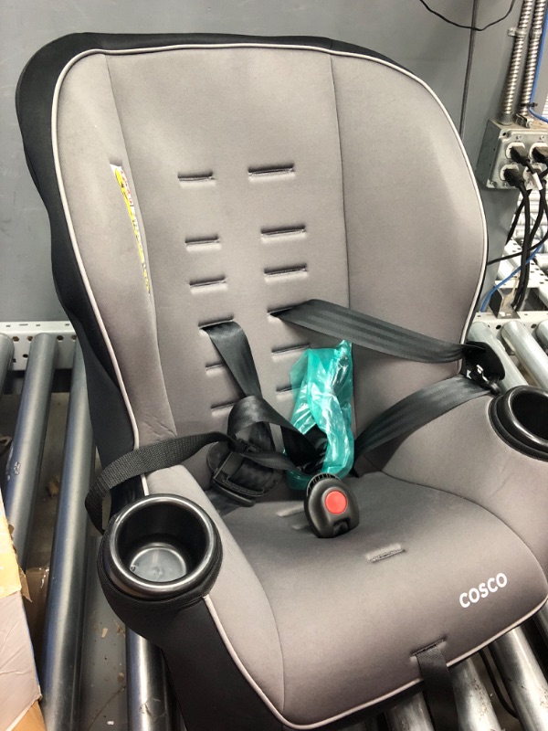 Photo 2 of Cosco Onlook 2-in-1 Convertible Car Seat, Rear-Facing 5-40 pounds and Forward-Facing 22-40 pounds and up to 43 inches, Black Arrows