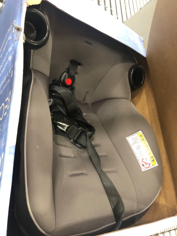 Photo 2 of **USED** Cosco Onlook 2-in-1 Convertible Car Seat, Rear-Facing 5-40 pounds and Forward-Facing 22-40 pounds and up to 43 inches, Black Arrows