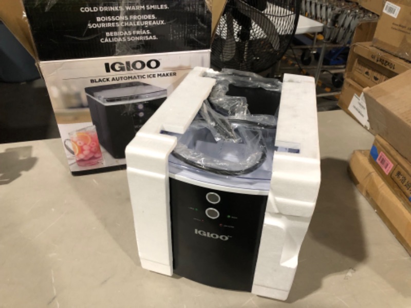 Photo 2 of *DENT* **SEE NOTES** Igloo Automatic Portable Electric Countertop Ice Maker Machine
