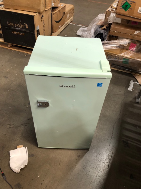 Photo 2 of *PARTS ONLY* Avanti RMRS31X7G-IS Retro Mini Fridge for Home Office or Dorm, Manual Defrost and Adjustable Temperature, 3.1 Cu.Ft, Green