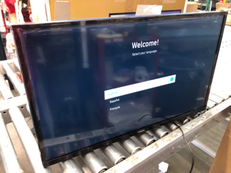 Photo 1 of SAMSUNG 32-inch Class LED Smart FHD TV 1080P (UN32N5300AFXZA, 2018 Model)