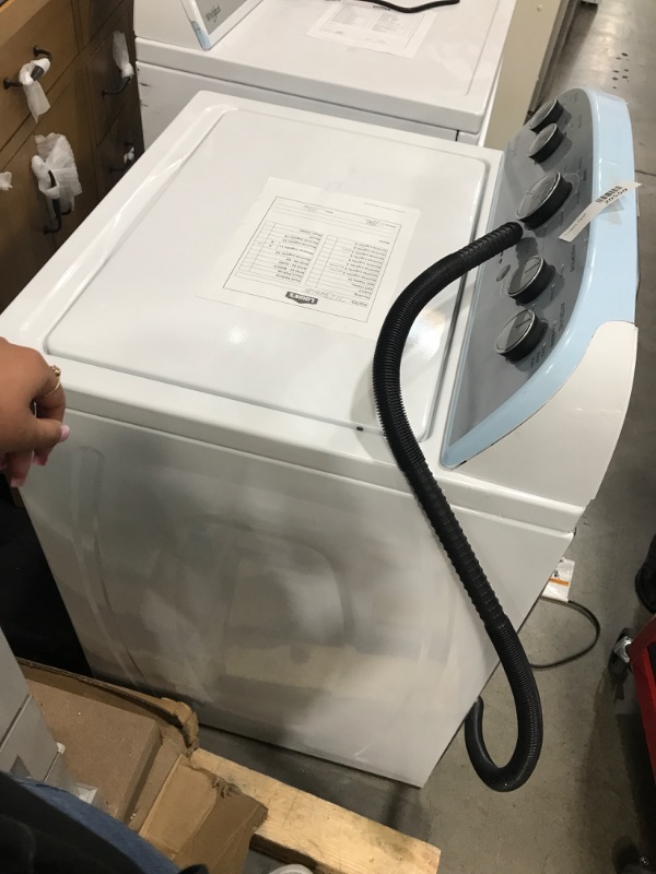 Photo 6 of Whirlpool 3.5-cu ft High Efficiency Agitator Top-Load Washer (White)
