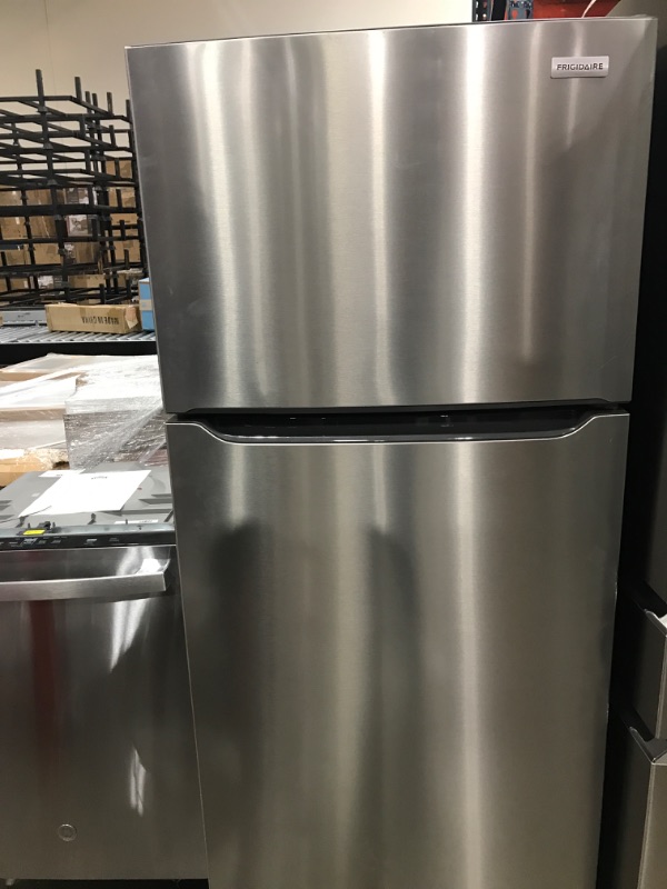 Photo 4 of Frigidaire Garage-Ready 20-cu ft Top-Freezer Refrigerator (Fingerprint Resistant Stainless Steel)
