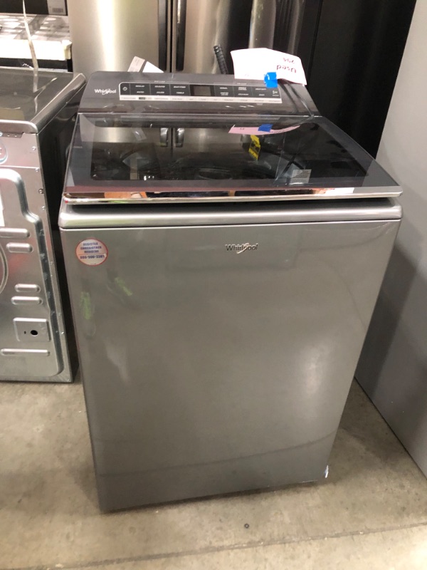 Photo 3 of SCRATCHED**Whirlpool Smart Capable w/Load and Go 5.3-cu ft High Efficiency Impeller and Agitator Smart Top-Load Washer (Chrome Shadow)