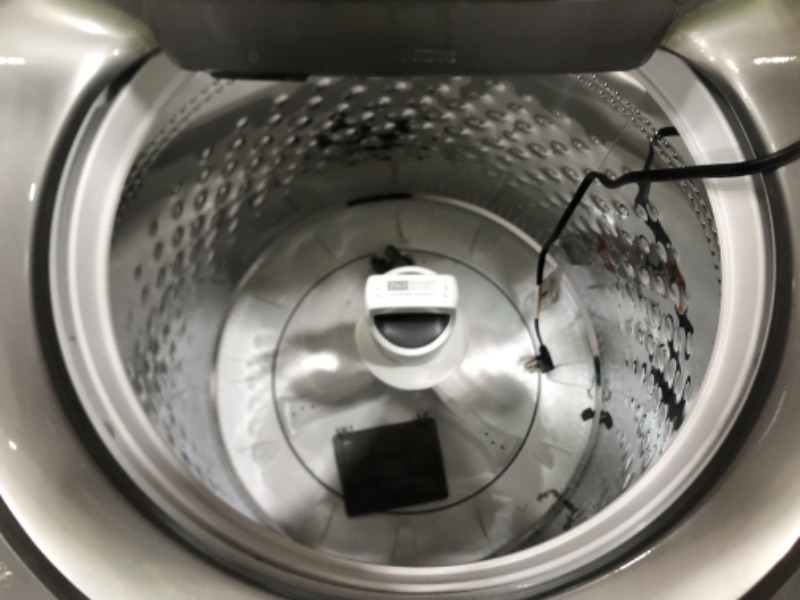 Photo 6 of SCRATCHED**Whirlpool Smart Capable w/Load and Go 5.3-cu ft High Efficiency Impeller and Agitator Smart Top-Load Washer (Chrome Shadow)