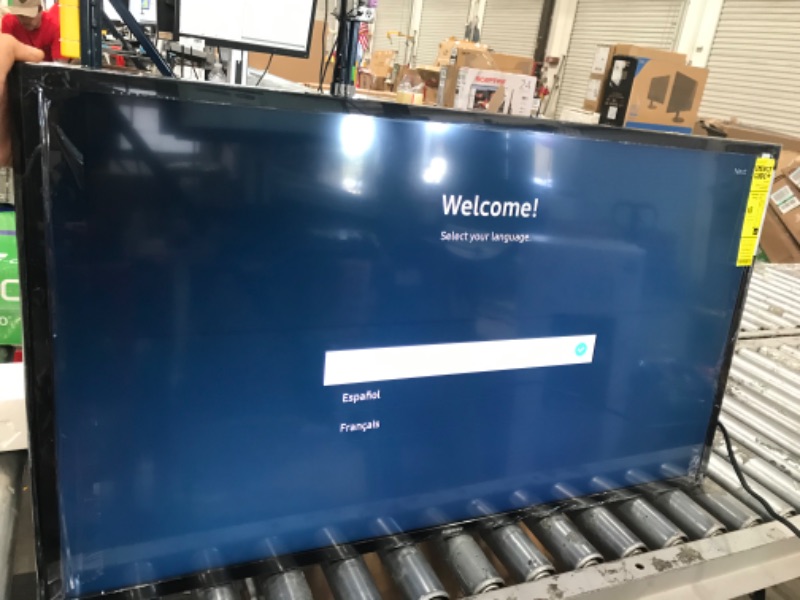 Photo 2 of SAMSUNG 40-inch Class LED Smart FHD TV 1080P (UN40N5200AFXZA, 2019 Model)