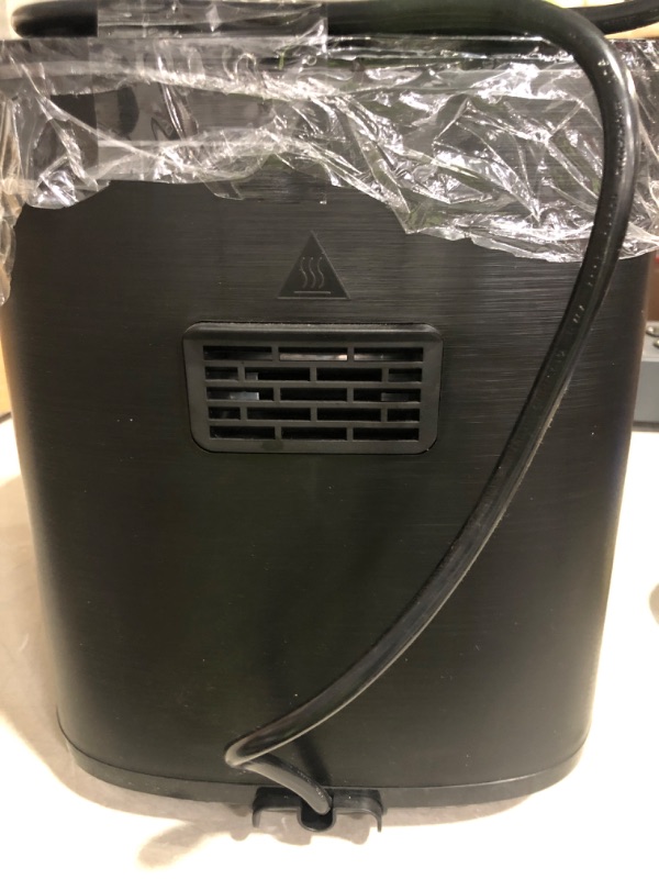 Photo 4 of * does not power on * sold for parts * 
Gourmia Air Fryer Oven Digital Display 7 Quart Large AirFryer Cooker 12 Touch Cooking Presets