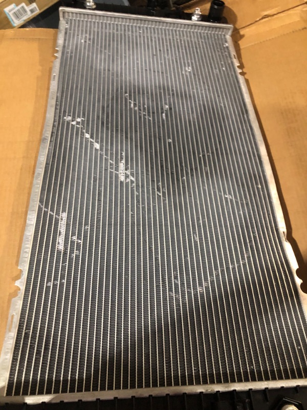 Photo 4 of DAMAGED SEE PICTURES OF DAMAGED********
DWVO 34'' Core Radiator Compatible Compatible with Chevy Silverado Suburban GMC Yukon Sierra Tahoe Escalade Hummer H2 4.3L 4.8L 5.3L 6.0L 6.2L V8 DWRD1001