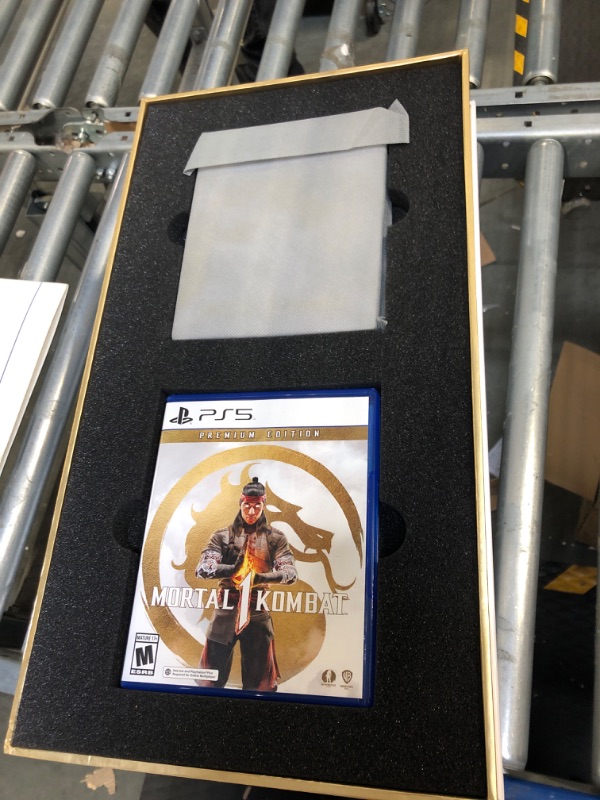 Photo 5 of Mortal Kombat 1 Collector's Edition - PlayStation5