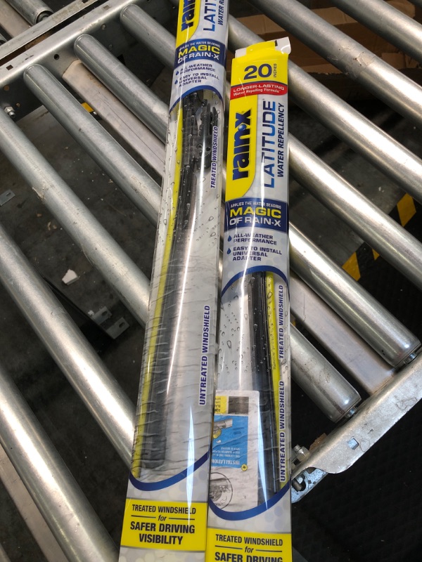 Photo 1 of Rain-X 810197 Latitude 2-In-1 Water Repellent Wiper Blades, 26" and 20" Windshield Wipers (Pack Of 2), Automotive Replacement Windshield Wiper Blades With Patented Rain-X Water Repellency Formula 26" and 20" Combo Wiper Blades