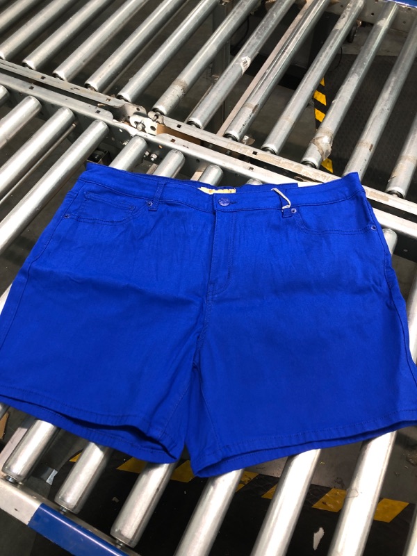 Photo 1 of Hybrid & Company Womens Perfectly Shaping Hyper Stretch Bermuda Shorts 3X Shorts Shorts-royal