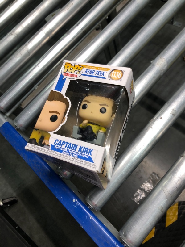 Photo 2 of Funko POP Pop! TV: Star Trek - Captain Kirk in Chair Collectible Vinyl Figure, Multicolor, One Size