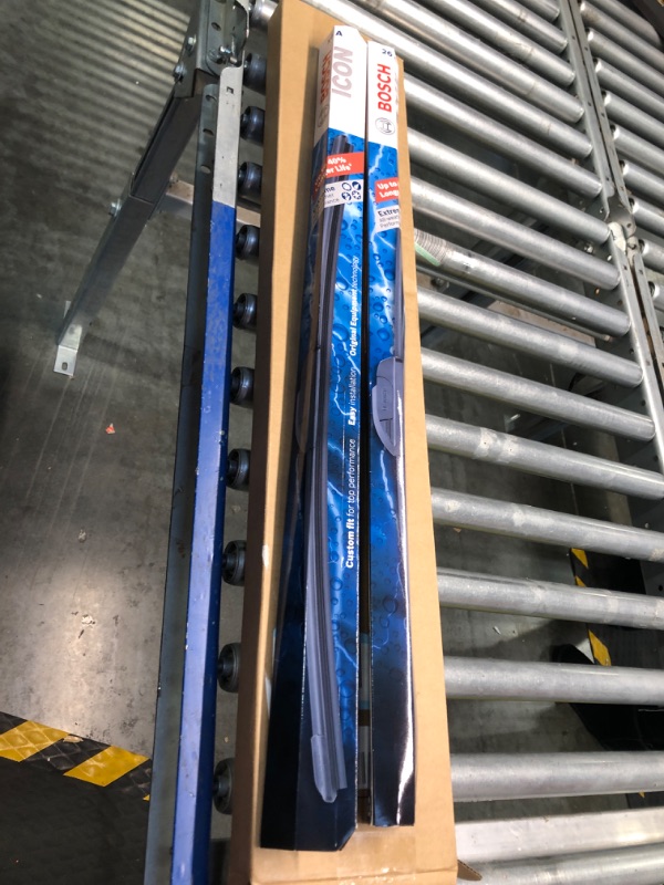 Photo 1 of BOSCH ICON 18A18A Driver & Passenger Side Premium Beam Wiper Blades - Set of 2 (18A) 18A and 18A Frustration Free Combo Wiper Blades