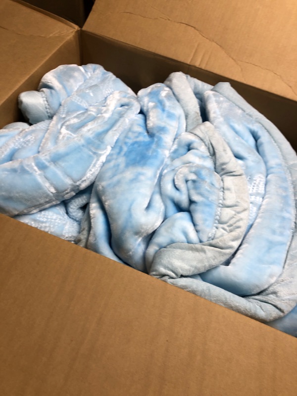Photo 3 of 11 Lb Heavy Korean Blanket (79"×91"), 2 Ply Reversible Silky Soft Plush Warm Blanket for Autumn Winter.ca:200×230cm5kg.,Blue Blue 200x230cm-11LB