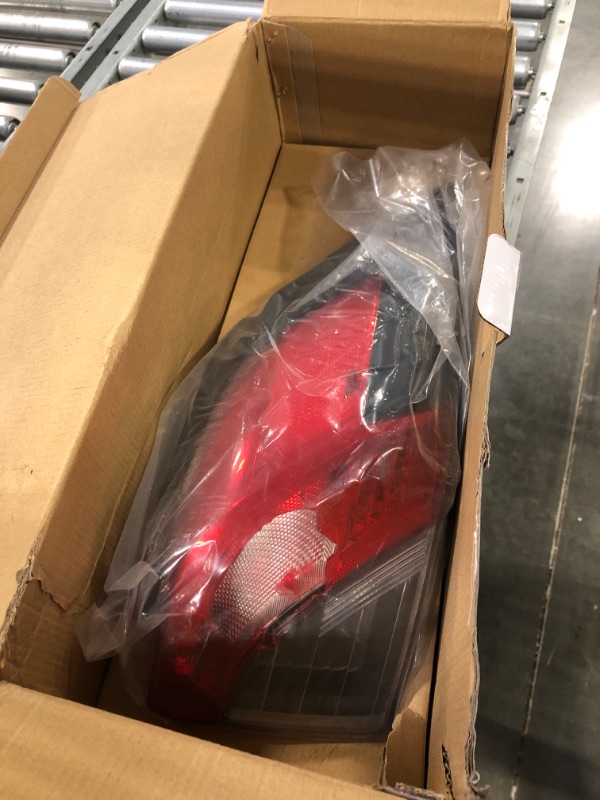 Photo 2 of Rear LED Tail Light Assembly, Right Passenger Side Outer Brake Tail Lamp, for Toyota RAV4 2019 2020 2021, Replace# 81550-0R090, TO2805148