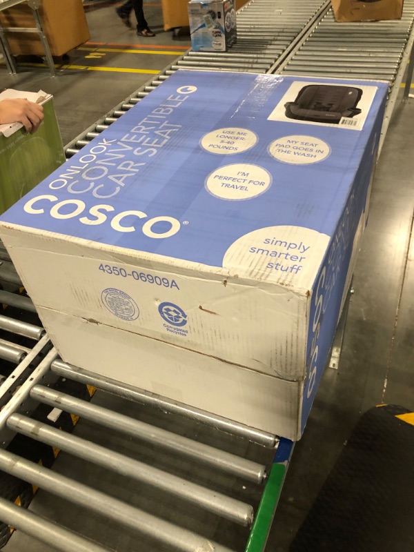 Photo 1 of Cosco Onlook 2-in-1 Convertible Car Seat, Rear-Facing 5-40 pounds and Forward-Facing 22-40 pounds and up to 43 inches, Black Arrows