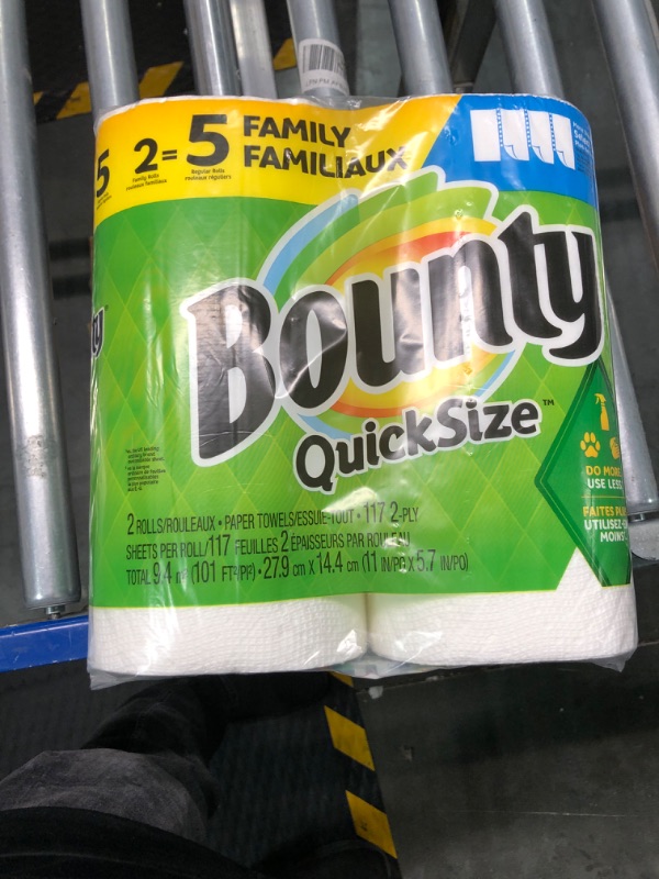 Photo 2 of Bounty Select-A-Size Paper Towels, White, 2 Triple Rolls = 6 Regular Rolls 2 Count (Pack of 1)