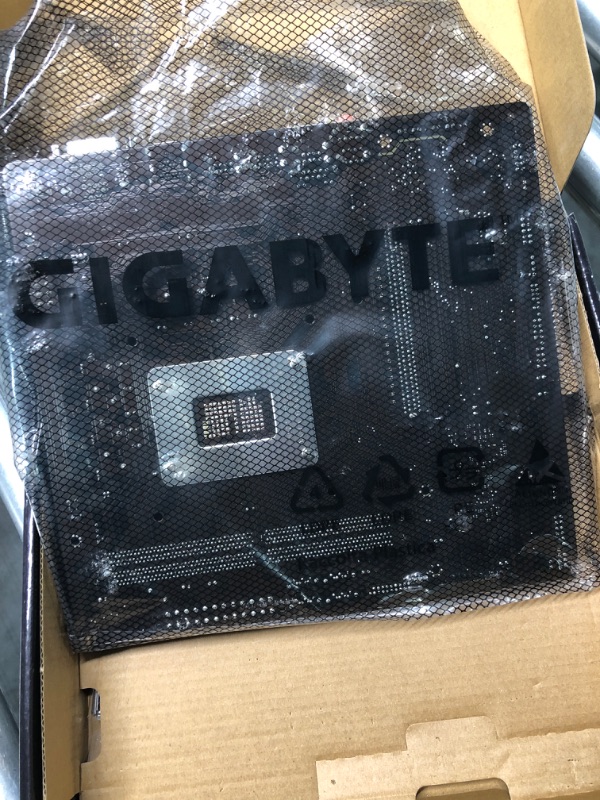 Photo 4 of GIGABYTE H610M S2H V2 DDR4 (H610/ Intel/LGA 1700/ Micro ATX/ DDR4/ Single M.2/ PCIe 4.0/ USB 3.2 Gen1/ Realtek GbE LAN/Motherboard) H610 H610M S2H V2 DDR4