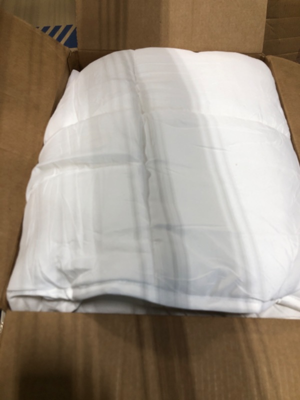 Photo 2 of APSMILE Full/Queen Size Goose Feathers Down Comforter Duvet Insert - Ultra-Soft All Season Down Comforter Hotel Collection Comforter