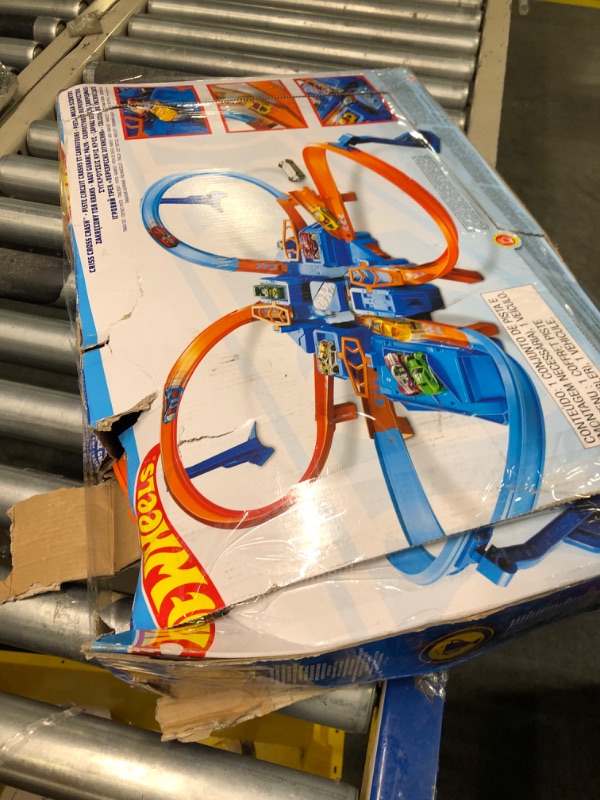 Photo 1 of Hot Wheels Track Set with 1:64 Scale Toy Car, 4 Intersections for Crashing, Powered by a Motorized Booster, Criss-Cross Crash Track????