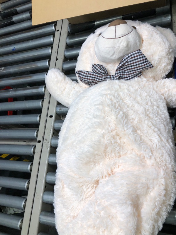 Photo 1 of MaoGoLan Giant Teddy Bear Big 4 Feet Stuffed Animal Stuffed Bear Baby Shower Life Size Large Teddy for Girlfriend Boyfriend Wife Children Cream 47 inches