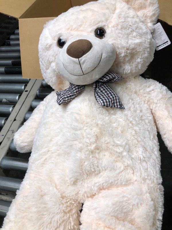 Photo 1 of MaoGoLan Giant Teddy Bear Big 4 Feet Stuffed Animal Stuffed Bear Baby Shower Life Size Large Teddy for Girlfriend Boyfriend Wife Children Cream 47 inches
