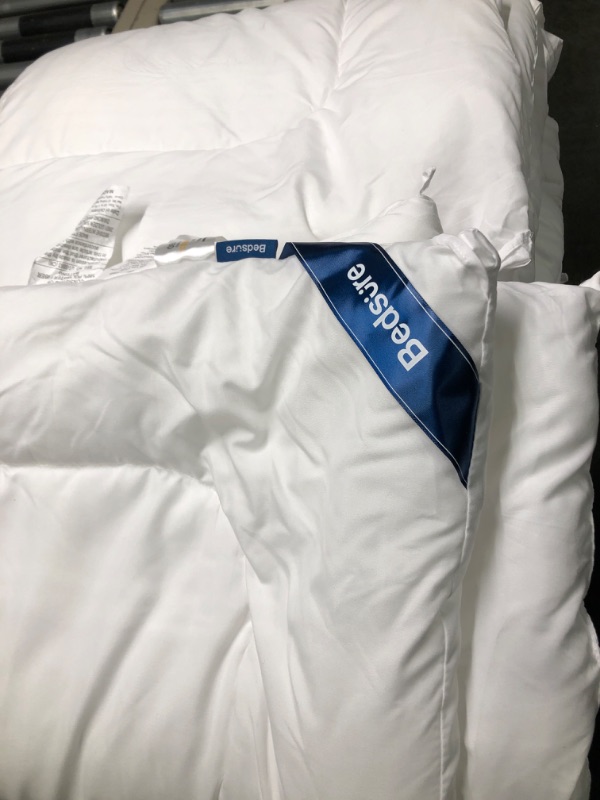 Photo 3 of Bedsure Comforter Full Size Duvet Insert - Down Alternative White Full Size Comforter, Quilted All Season Full Comforter with Corner Tabs Full White