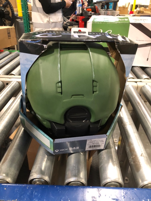 Photo 1 of Deluxe Master Chief Light-Up Helmet - Halo