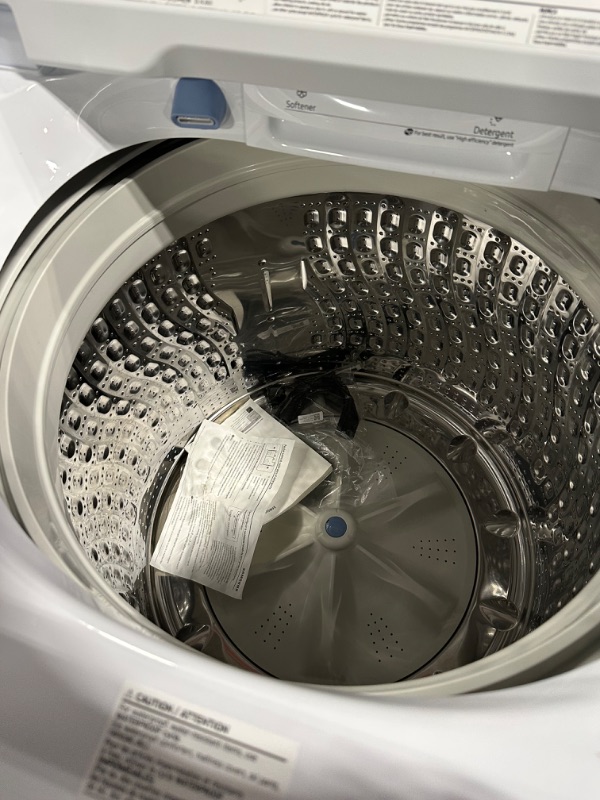 Photo 10 of Samsung 5-cu ft High Efficiency Impeller Top-Load Washer (White) ENERGY STAR
*per notes- no damage* -return type- scratch- unable to locate scratch*
