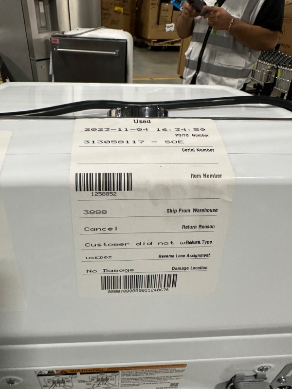 Photo 4 of Samsung 7.4-cu ft Electric Dryer (White)
*per notes no damage* *unable to test-plug unique*