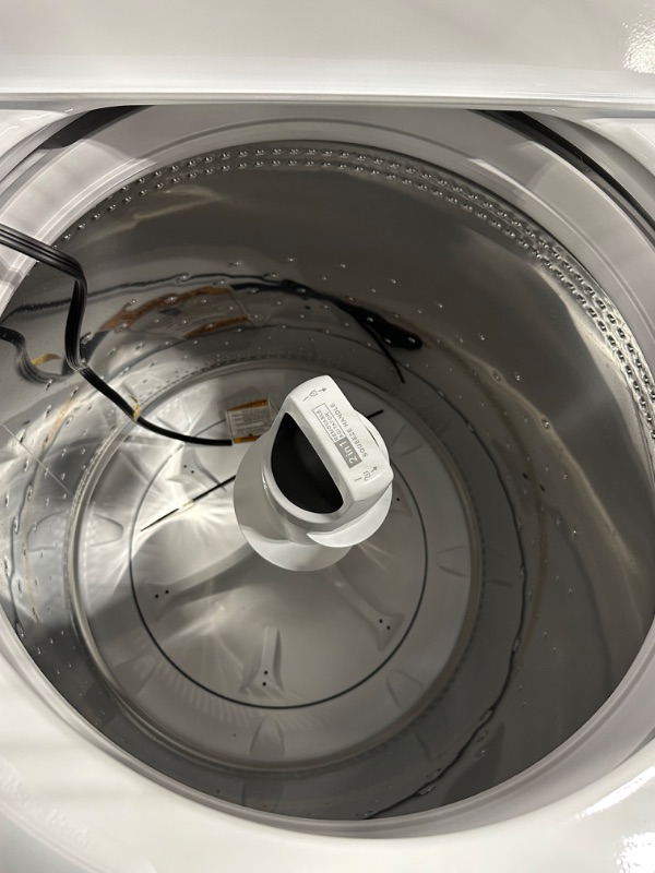 Photo 10 of Whirlpool 3.8-cu ft High Efficiency Impeller and Agitator Top-Load Washer (White)
*no damage per notes* *control panel has blue plastic film protection* * small scuff on top*