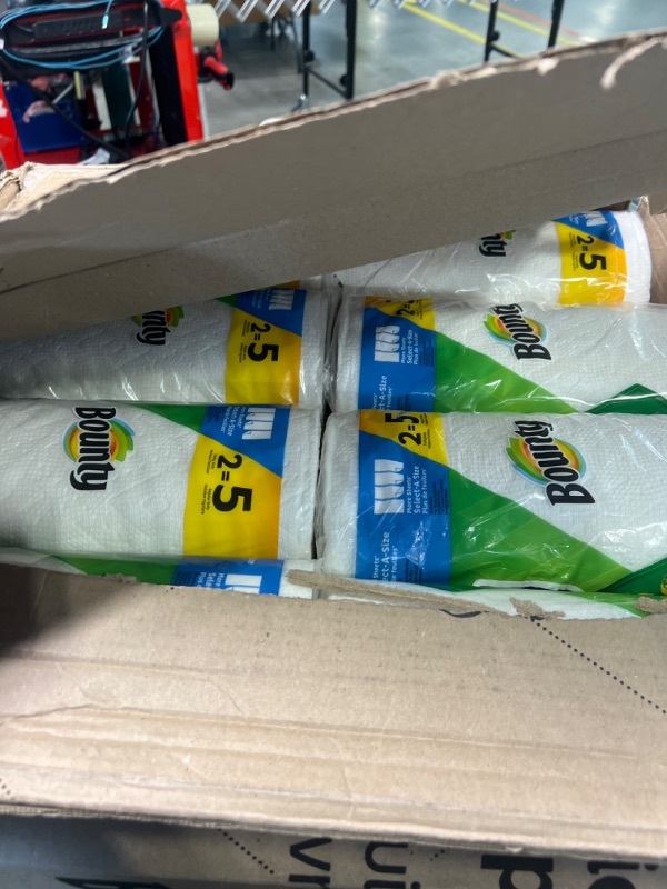 Photo 3 of Bounty Quick-Size Paper Towels, 16 Family Rolls = 40 Regular Rolls