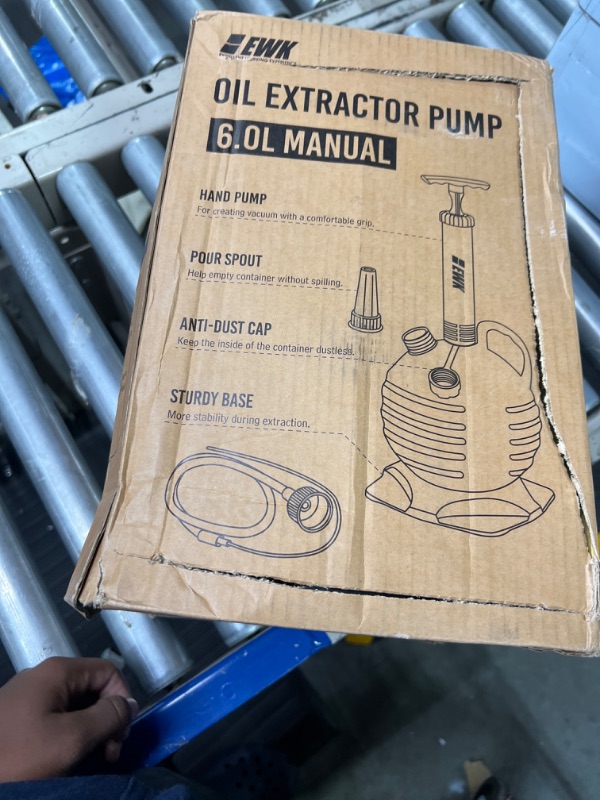 Photo 2 of EWK 6L Vacuum Oil Extractor Pump Fluid Extractor Oil Change Pump for Automotive and Marine