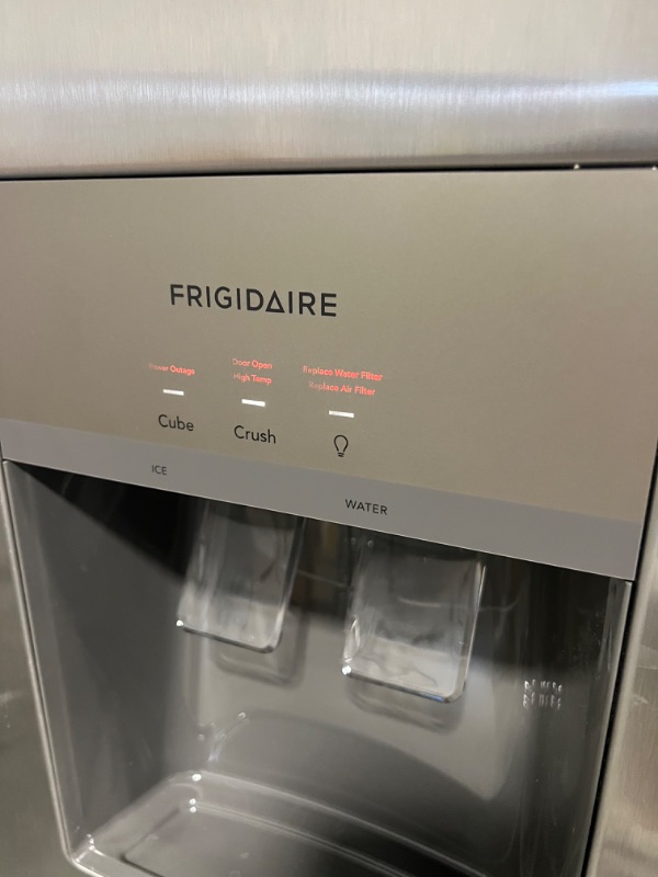 Photo 9 of Frigidaire 25.6-cu ft Side-by-Side Refrigerator with Ice Maker (Fingerprint Resistant Stainless Steel) ENERGY STAR
