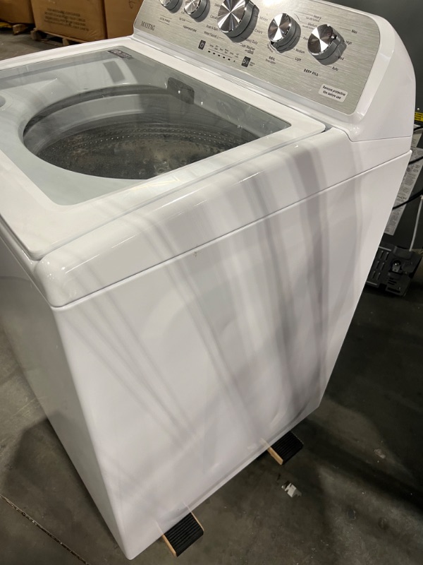 Photo 8 of Maytag 4.8-cu ft High Efficiency Impeller Top-Load Washer (White)
