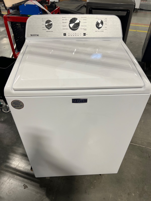 Photo 2 of Maytag 4.5-cu ft High Efficiency Agitator Top-Load Washer (White)
