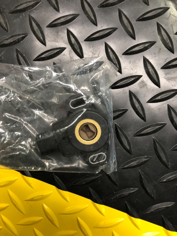 Photo 1 of X AUTOHAUX JT7H Vehicle Throttle Position Sensor Replacement Black for Honda Old Fit 2003-2008 for Honda Accord Element CR-V