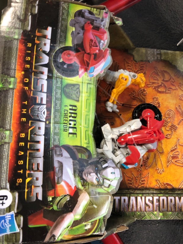 Photo 2 of Transformers: Rise of The Beasts Movie Beast Alliance Beast Weaponizers 2-Pack Arcee & Cheetor Toys, Age 6 and Up, 5-inch Modern