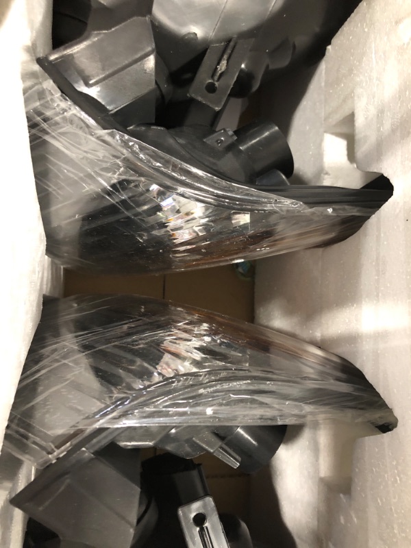 Photo 1 of ADCARLIGHTS 2005-2006 Toyota Tundra Headlight Assembly for 2005-2006 Toyota Tundra Double Cab/ 2005-2007 Sequoia Clear Lens Black Housing with Amber Reflector Headlamp Replacement Left and Right OE Replacement B-Black Housing Amber Reflector Clear Lens