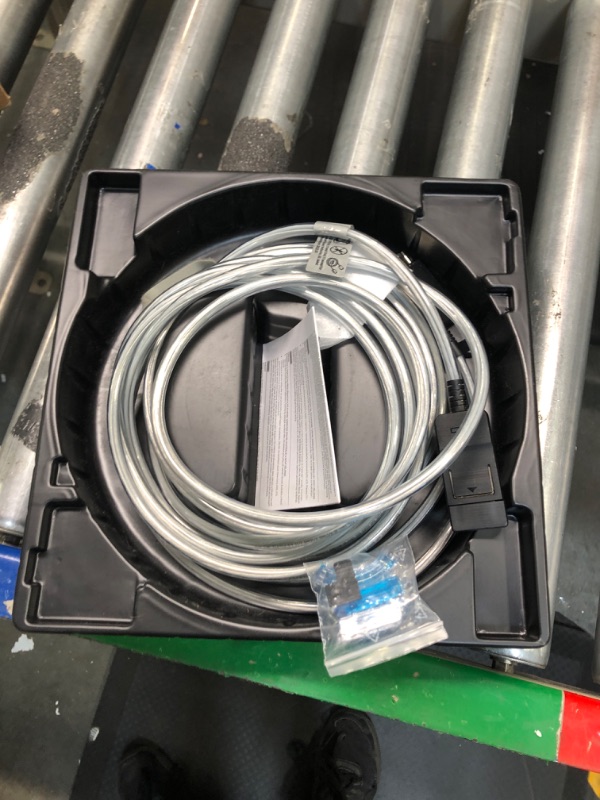 Photo 3 of Samsung Electronics 2021 5m One Invisible Connection Cable for Neo QLED 8K TV to Connect to Multiple Device Sources and Power Cord, High Speed Data Transmission, VG-SOCA05/ZA 5M Cable
