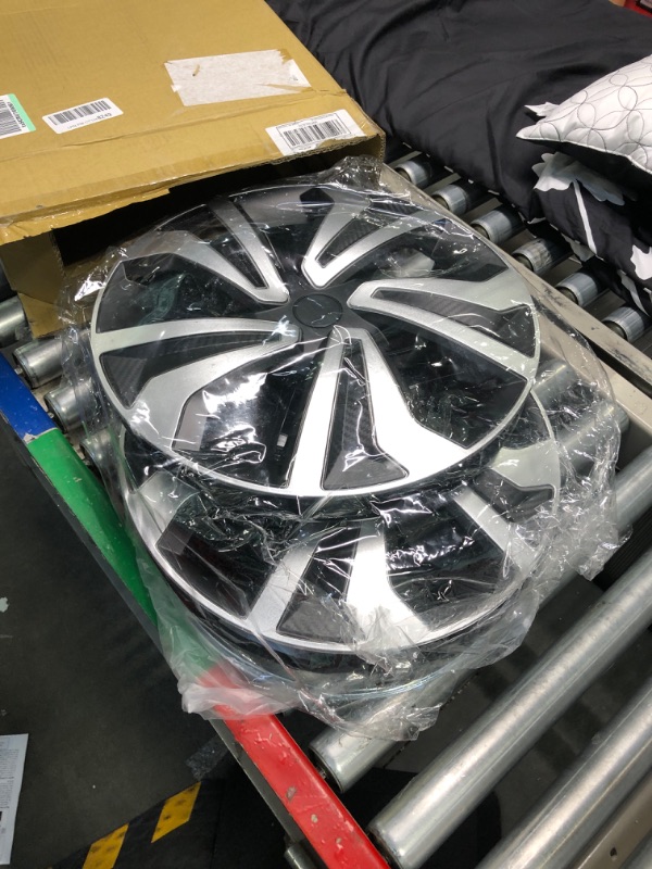 Photo 1 of QUALITYFIND 15 inch Hubcaps Universal-Modish Carbon Black/Silver Wheel Cover (Set of 4) | Fits Toyota Volkswagen Chevy Chevrolet Honda Mazda Dodge Ford and Others