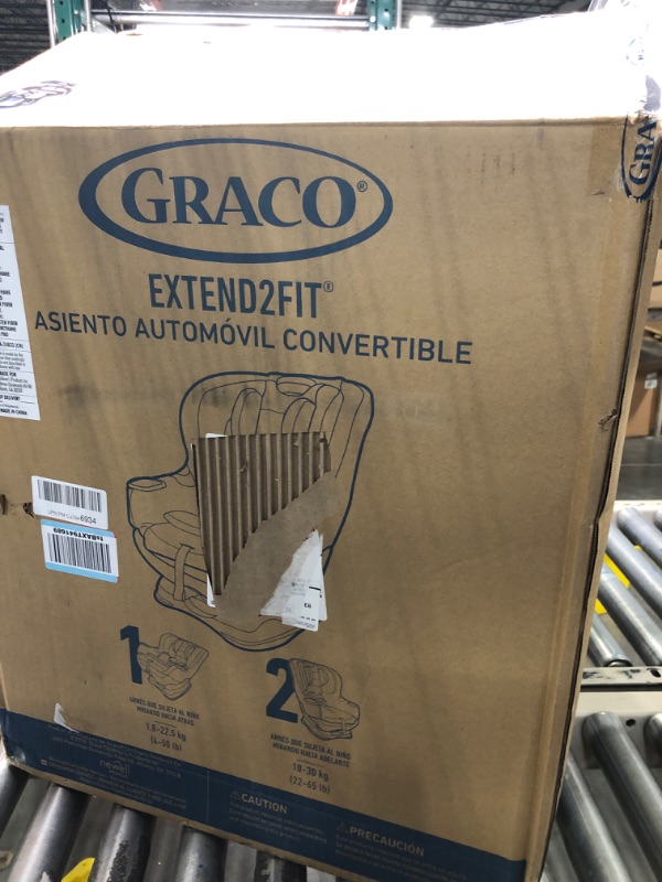 Photo 2 of Graco Extend2Fit Convertible Car Seat, Gotham