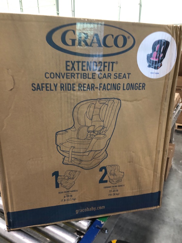 Photo 2 of Graco Extend2Fit Convertible Car Seat, Ride Rear Facing Longer with Extend2Fit, Kenzie 2-in-1 Kenzie047406137169
