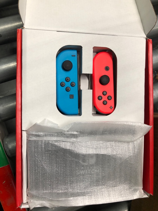 Photo 3 of ***UNSURE IF GAME CODE WORKS - ITEM POWERS ON AND IS RESET*** 

Nintendo Switch™ Mario Kart™ 8 Deluxe Bundle (Full Game Download + 3 Mo. Nintendo Switch Online Membership Included) Console Nintendo Switch Mario Kart 8 Deluxe Bundle (Full Game Download + 3