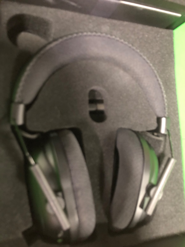 Photo 3 of NEW Razer BlackShark V2 Pro Wireless Gaming Headset 2023 Edition: 50MM Titanium Drivers - HyperClear Super Wideband Mic - Noise-isolating Earcups - Ultra-Soft Memory Foam- 70 Hour Battery Life - Black Black Generation 2